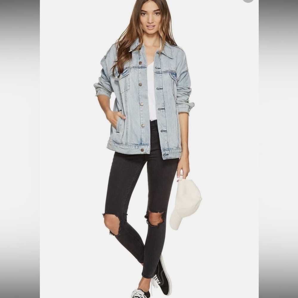 NWT Free People High Rise Busted Knee Jeans